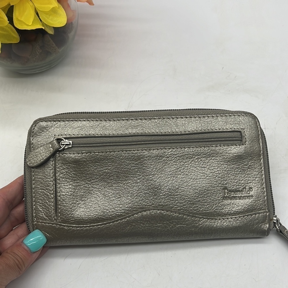 Tignanello gold standard size leather wallet. MCB3812I